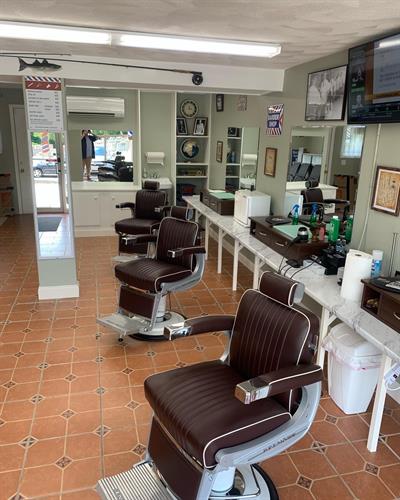 I wanted to recreate the barbershop of your youth with a comfortable retro feeling for everyone.