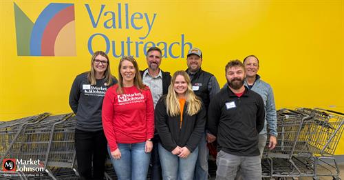 Our Stillwater team volunteering at Valley Outreach