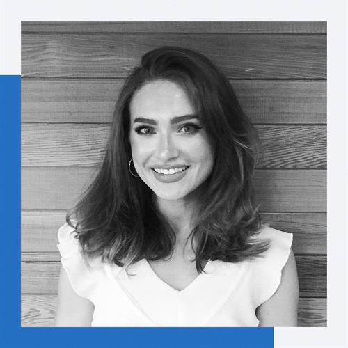 Elena | Social Media Manager Elena | Social Media Manager