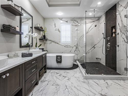 Beautiful Modern Bathroom