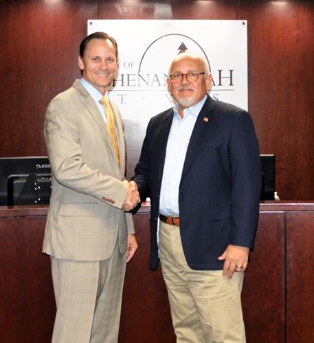 Skeeter Hubert receives endorsement from local Shennandoah Mayor, John Escoto