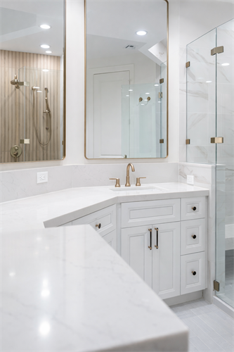 Gallery Image Bathroom_Remodel_-_CabB_-_The_Woodands_1.png