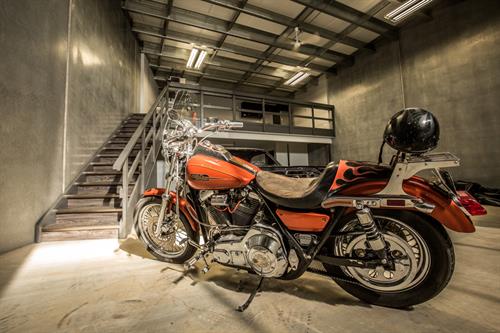 Garage World unit with mezzanine Garage World unit with mezzanine