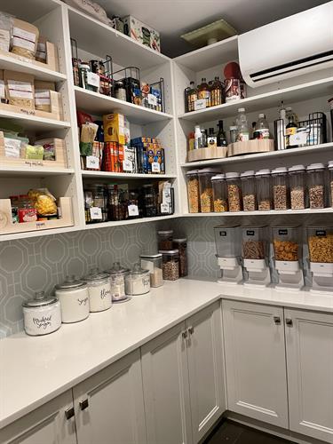 Organized this amazing pantry