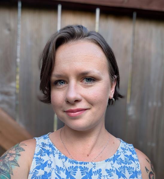 Meet Zoe, owner of Burkland Bookkeeping