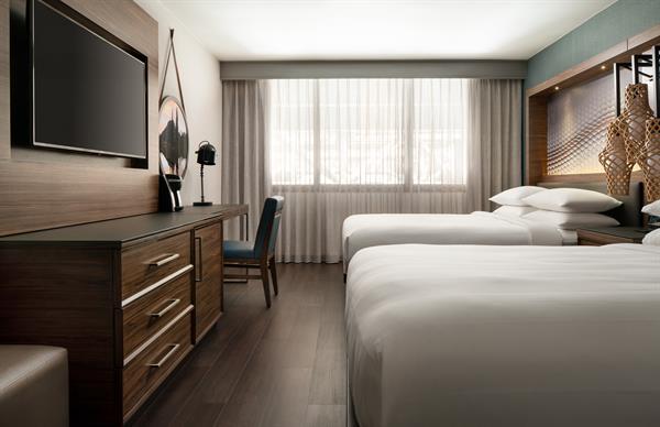 Queen/Queen Bed Room
