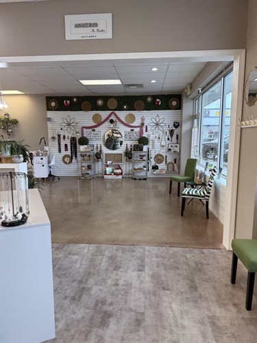 Gallery Image salon_pic_2026_4.jpg