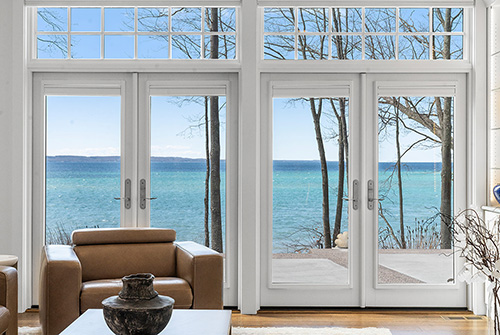 Gallery Image Craftmark-Construction_living-room_lake-view.jpg