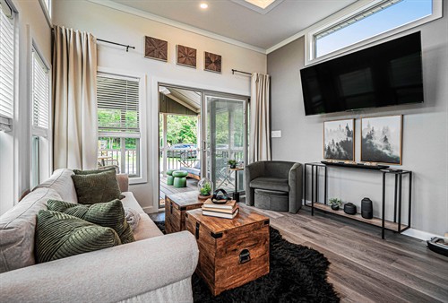 Gallery Image Living-Room-1b.jpg