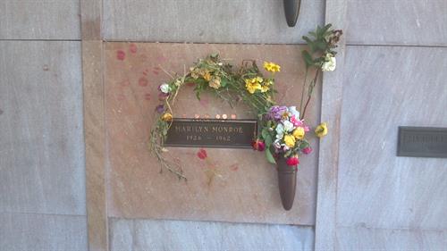 Where Are All the Most Famous Hollywood Stars Buried and Laid to Rest - Tours of Hollywood