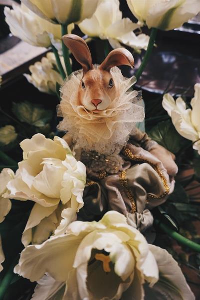 Spring rabbits perfect for an elegant Easter decor