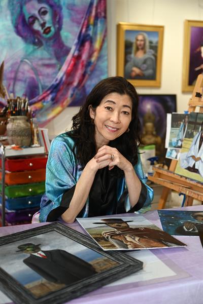 Edi Matsumoto in her gallery