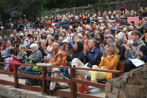 I Cantori Audience at Forest Theater