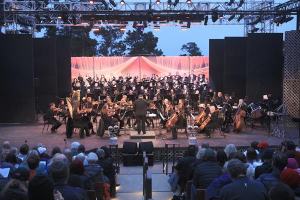 I Cantori at Forest Theater with Opera under the Stars