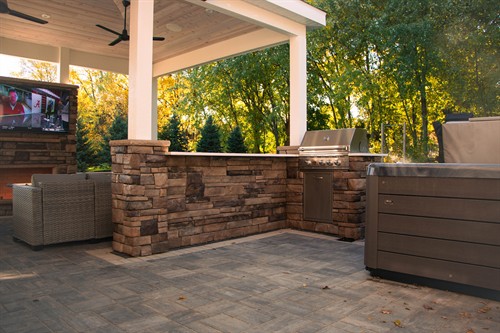 Outdoor grill island completed in Middleton
