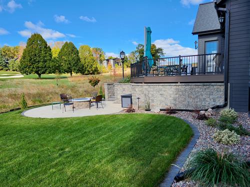 Modular Retaining Wall & Paver Patio