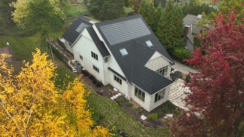 Sun Vault Roofing helped this Oconomowoc homeowner upgrade their home with a stunning solar array. 