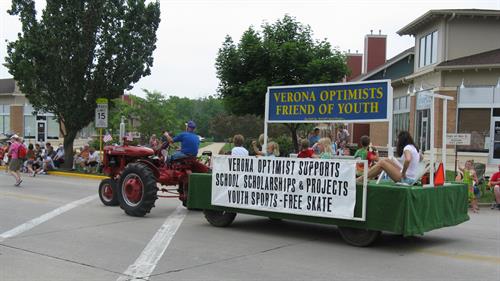 Optimists participate in Hometown Days parade