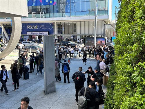 Gus and Gary drawing a crowd at the RSAC in SF. 