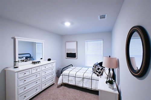 Gallery Image zh.jpg