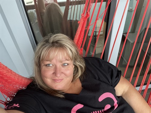 Gallery Image me_in_hammock.jpg