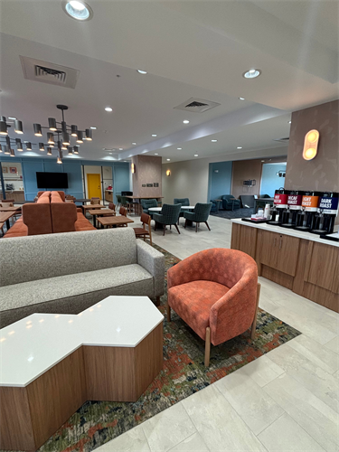 Gallery Image Hampton_Gulfport_Lobby.png