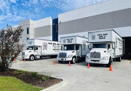 Big 3-truck move today! Our 7-man crew is putting in a long day today, but we’re back at it strong after the long weekend! No matter the size of the job, we’ve got the team and the trucks to get it done!