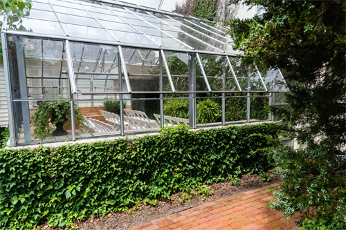 Gallery Image Greenhouse_1.png