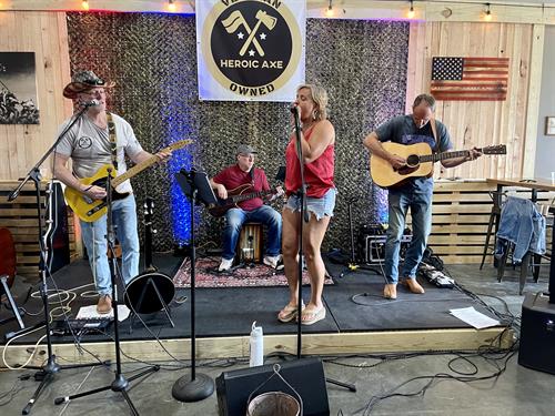 Live Music! Shelly & the Mudcats Live Music! Shelly & the Mudcats
