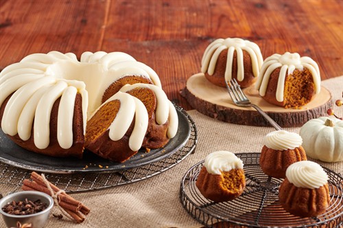 Gallery Image PumpkinSpiceFamily_BitesOut-HZ-9912.jpg