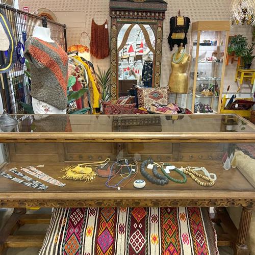 Native American jewelry, art, weavings and more.