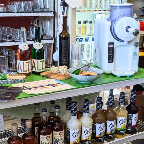 Gallery Image Cook's_Cupboard_-_Southampton_-_5.jpg