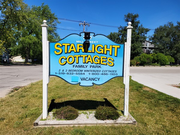 Gallery Image Starlight_Cottages.jpg