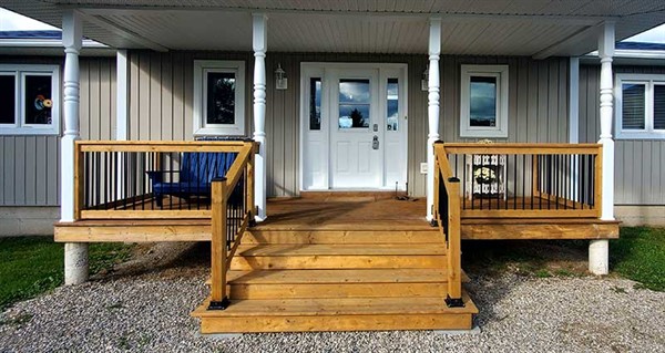 Gallery Image lisa-deck.jpg