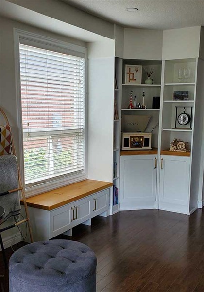 Gallery Image nasim-reading-window.jpg