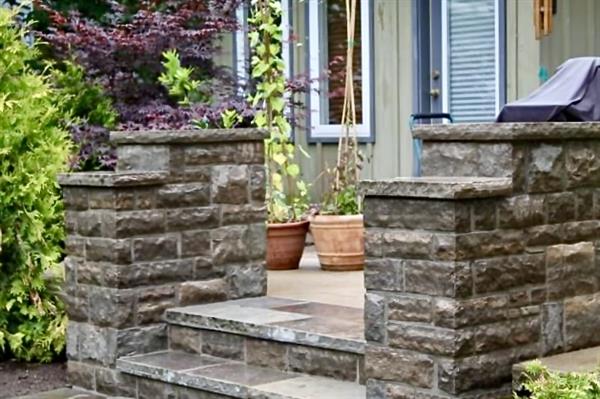 Stone masonry columns