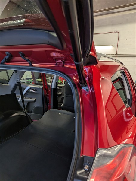 Gallery Image PXL_20251112_214558015.jpg