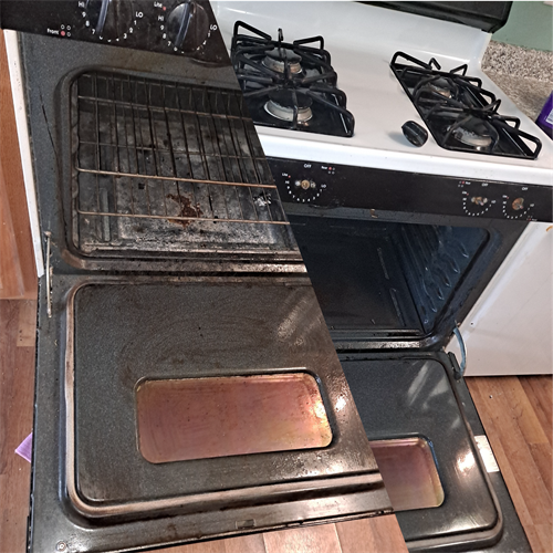 Move-out cleaning or just a deep refresh? No oven is too tough for us! For specialized tasks and reliable Grand Rapids and Holland cleaning services, choose the experts at Keep.