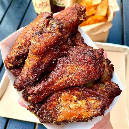 Gallery Image G-Que_BBQ_Wings_01.jpg