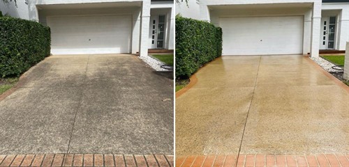 Gallery Image 1.-Concrete-Driveway-Cleaning-Before-And-After.jpg
