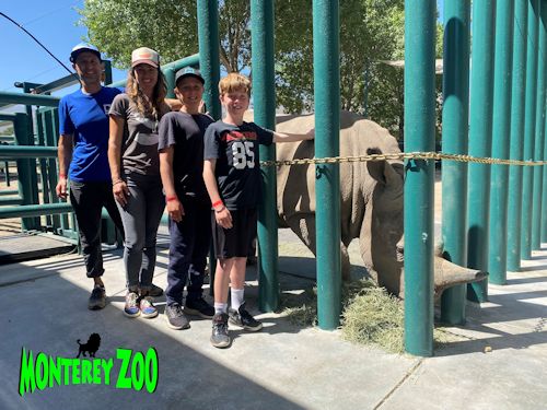 Monterey Zoo visitors w-rhino