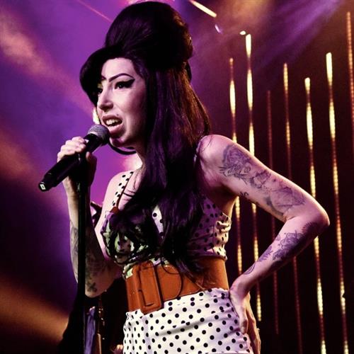 Amy Winehouse Look & Sound Alike / Tribute Artist 