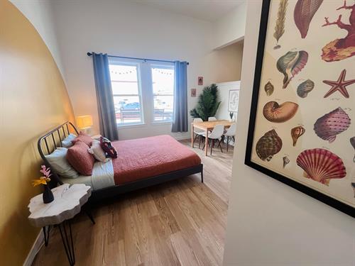 Our private rooms feature a queen bed and 1 twin/twin bunkbed with ensuite bathroom that are perfect for families. Our private rooms feature a queen bed and 1 twin/twin bunkbed with ensuite bathroom that are perfect for families.