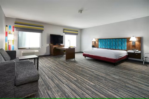 Gallery Image Hampton_King.jpg