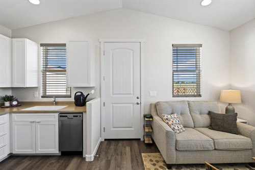 Gallery Image 742024bd-d85c-43f9-97b8-3237d12fbcd9.jpg