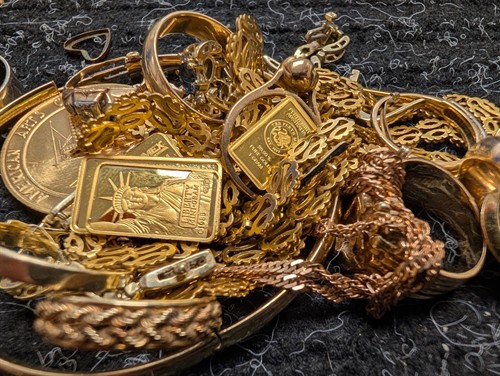 We buy gold jewelry, rings, necklaces, bracelets, scrap gold, and gold bullion, offering free evaluations based on current precious metals markets.