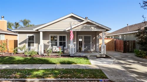 543 Peachcrest Dr, Oakdale (Sold)
