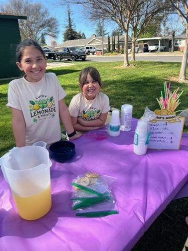 The next generation of small business owners is already hard at work! These young entrepreneurs were serving up 'Lucky Lemonade & Treats' and bringing smiles to the neighborhood. Love seeing our community encourage creativity, confidence and a little entrepreneurial spirit. Small stand...big dreams!!!