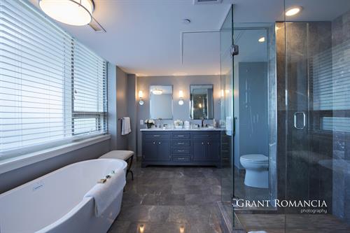 Marriott penthouse suite master bath