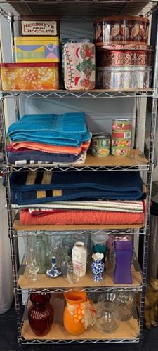 Gallery Image organized_shelf.jpg